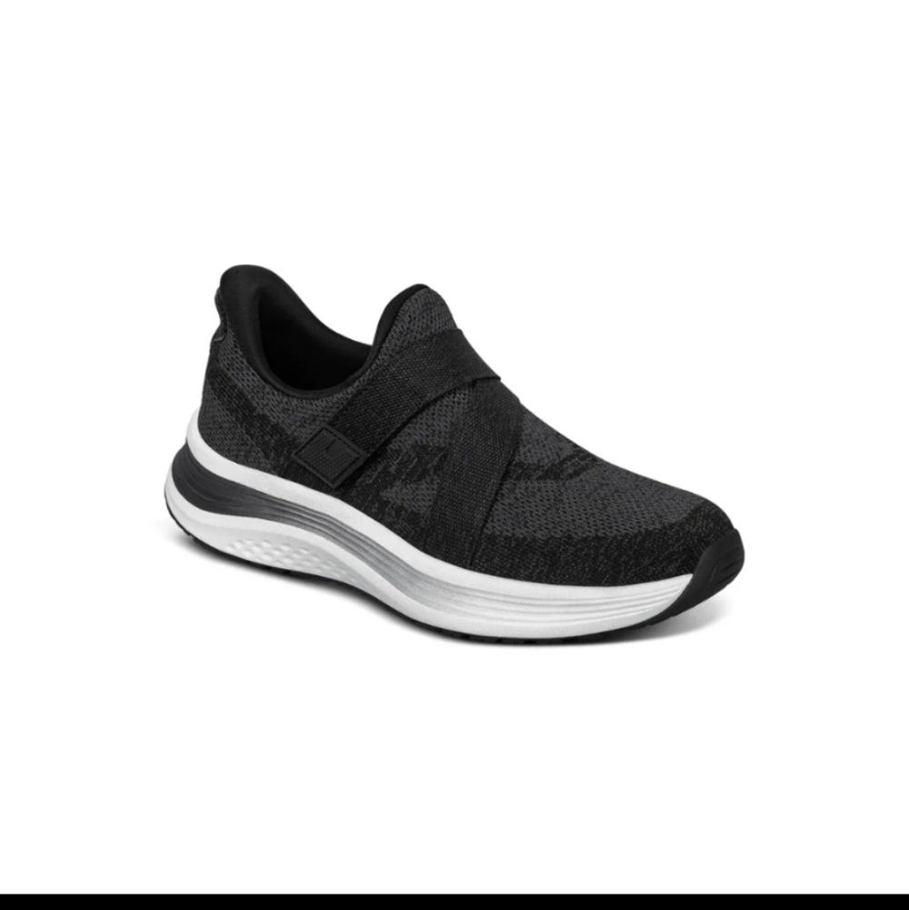 Orthofeet Naya Hand's Free Arch Support Sneaker - Black
